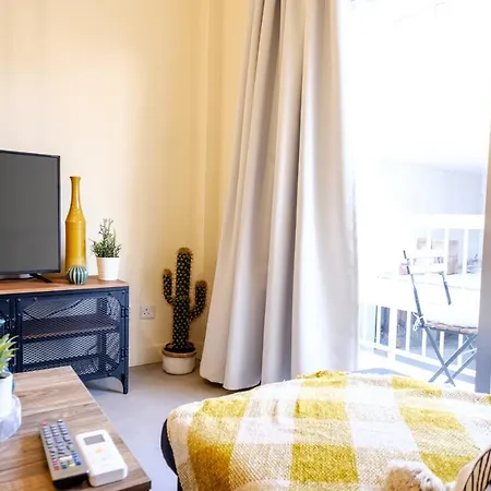 公寓 The Joy - Centre One Bedroom Flat 拉纳卡